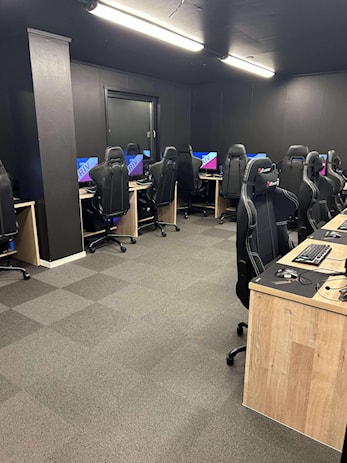 Tusen takk til E-sportalliansen og Sparebankstiftelsen DNB